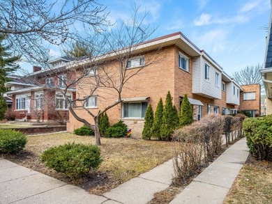 Lake Michigan - Cook County Townhome/Townhouse For Sale in Chicago Illinois