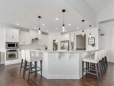 Welcome to this exceptional all-brick ranch waterfront home - photo 11