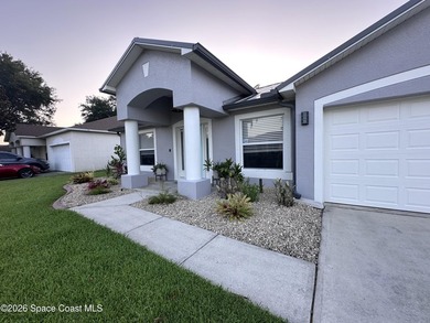 Tropical paradise in the heart of highly sought after - photo 3