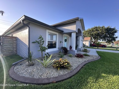 Tropical paradise in the heart of highly sought after - photo 6