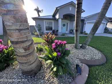 Tropical paradise in the heart of highly sought after - photo 8