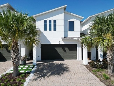 Lake Tohopekaliga Townhome/Townhouse For Sale in Kissimmee Florida