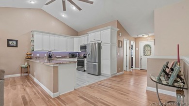 Spacious and well designed 2 level villa offering 4 bedrooms, 3 - photo 13