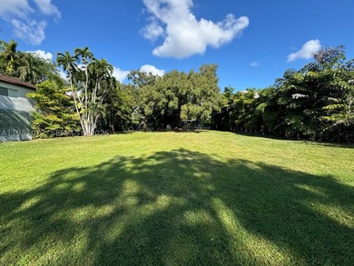 Exceptional vacant lot in the heart of Coconut Grove offering an - photo 1