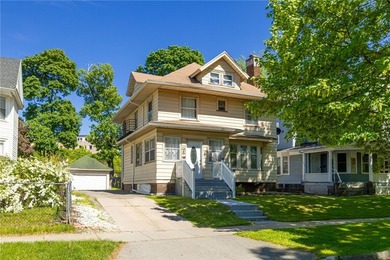 Fantastic investment or owner-occupant opportunity in the heart - photo 2