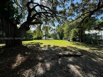 Exceptional vacant lot in the heart of Coconut Grove offering an - photo 5