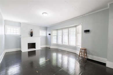 Fantastic investment or owner-occupant opportunity in the heart - photo 6