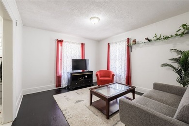 Fantastic investment or owner-occupant opportunity in the heart - photo 8