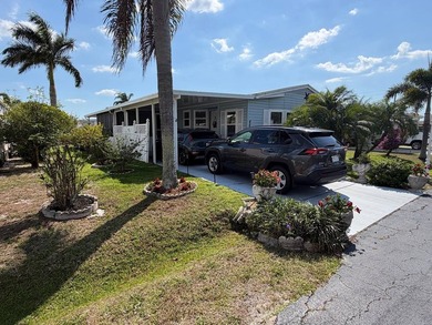 TOTALLY TURNKEY HOME AND COMPLETELY RENOVATED! PACK THE BAGS AND - photo 3