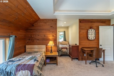 Luxury waterfront living on the backwaters of the North Umpqua - photo 35