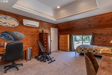 Luxury waterfront living on the backwaters of the North Umpqua - photo 36