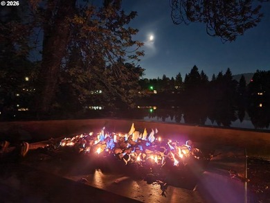 Luxury waterfront living on the backwaters of the North Umpqua - photo 47