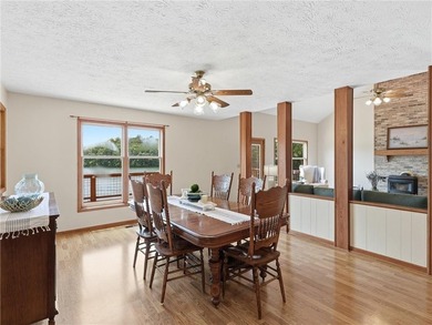 This lakefront property is ALLLLL about the views! Experience - photo 6