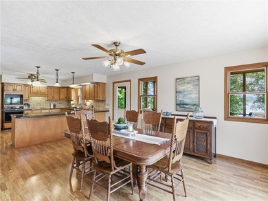 This lakefront property is ALLLLL about the views! Experience - photo 7