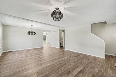 Lake living! Beautifully renovated 2,640 sq. ft. home + a - photo 3