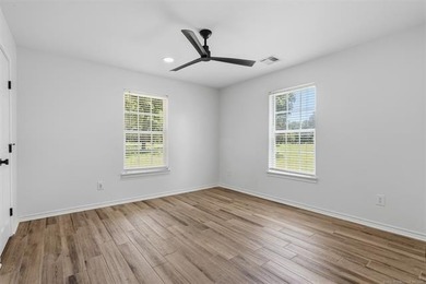 Escape to your own private slice of Southern Oklahoma with this - photo 22