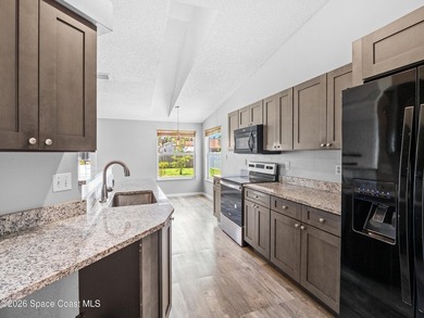 Welcome to this move-in-ready home, with a BRAND NEW ROOF! - photo 4