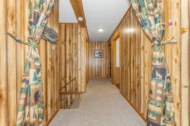 True Northwoods home with desirable Western Exposure on 400 acre - photo 12