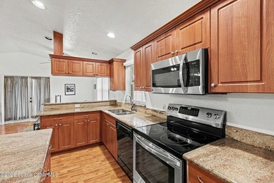 Welcome to this beautifully maintained 4-bdrm, 3-bath home - photo 8