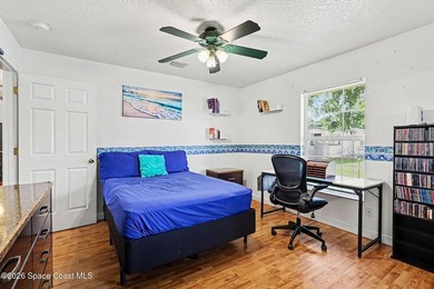 Welcome to this beautifully maintained 4-bdrm, 3-bath home - photo 10