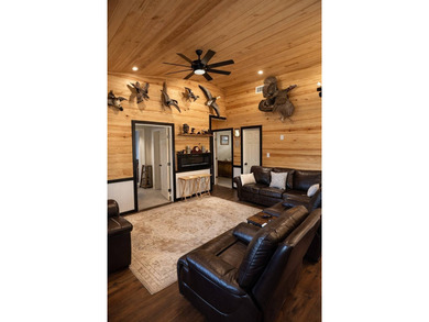 Welcome to your perfect lake retreat! This beautiful designed - photo 3