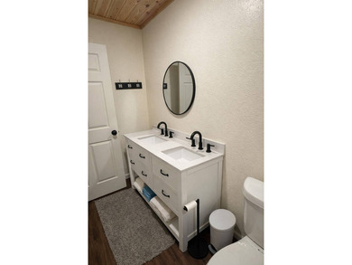 Welcome to your perfect lake retreat! This beautiful designed - photo 9
