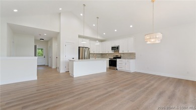 Brand-new, never-lived-in villa located at the 1MM in the - photo 13