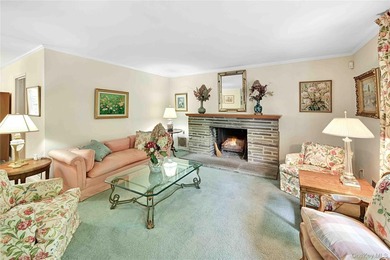Nestled in one of Larchmont's most private and distinctive - photo 35