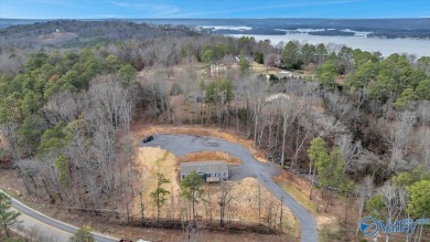 Lake Home For Sale in Guntersville, Alabama