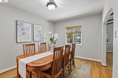 Rarely available park-front opportunity! Ideally situated - photo 11