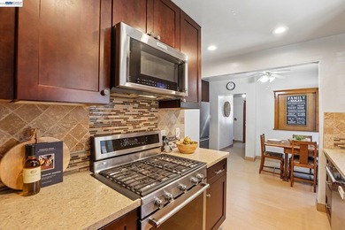 Rarely available park-front opportunity! Ideally situated - photo 15