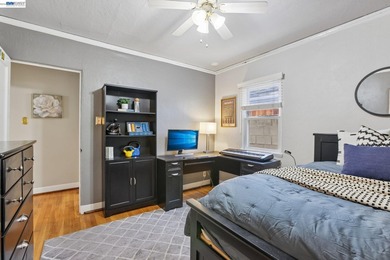 Rarely available park-front opportunity! Ideally situated - photo 19