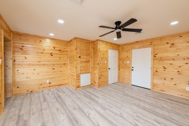 HUGE $75,000 REDUCTION!!! DISCOVER THE ULTIMATE SETUP FOR LIVING - photo 20