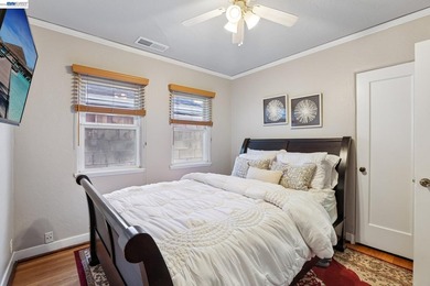 Rarely available park-front opportunity! Ideally situated - photo 22
