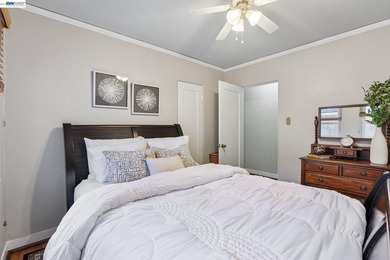 Rarely available park-front opportunity! Ideally situated - photo 23