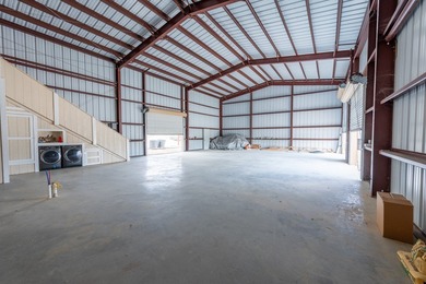 HUGE $75,000 REDUCTION!!! DISCOVER THE ULTIMATE SETUP FOR LIVING - photo 30