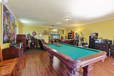 Rarely available park-front opportunity! Ideally situated - photo 34