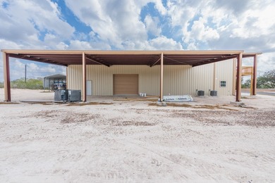 HUGE $75,000 REDUCTION!!! DISCOVER THE ULTIMATE SETUP FOR LIVING - photo 36