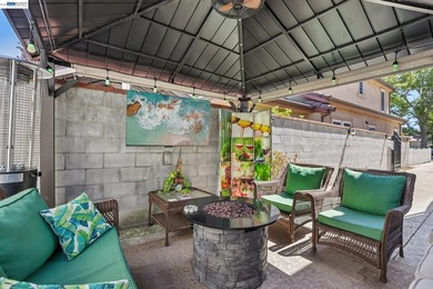 Rarely available park-front opportunity! Ideally situated - photo 44