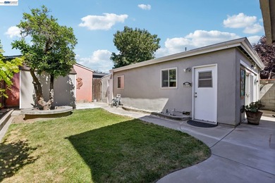 Rarely available park-front opportunity! Ideally situated - photo 49