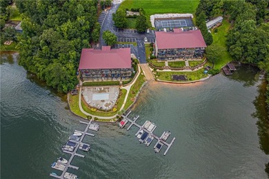Welcome to lakefront living at Crepe Myrtle Commons on Lake - photo 6