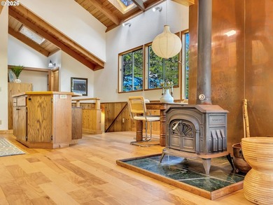 Escape to this treehouse-like retreat tucked safely high on a - photo 11