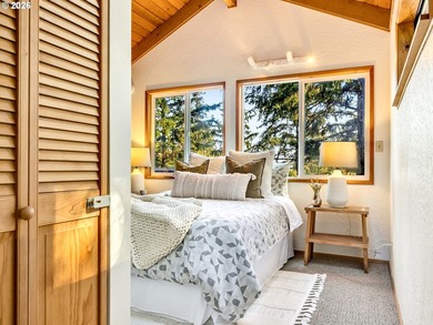 Escape to this treehouse-like retreat tucked safely high on a - photo 15