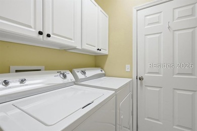 Discover the lifestyle so many retirees and active adults are - photo 27