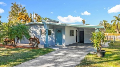 Virtually Staged. Looking for a home that blends comfort - photo 1