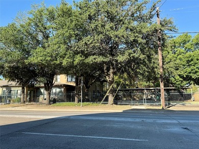 LOCATION, LOCATION, LOCATION! DON'T MISS THIS RARE OPPORTUNITY - photo 3