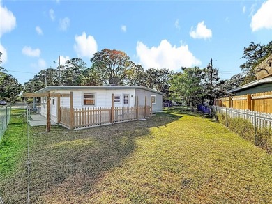 Virtually Staged. Looking for a home that blends comfort - photo 9