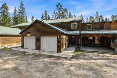 Quaint, adorable, furnished townhouse with attached garage. This - photo 1
