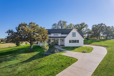 Waters Edge Lake Home For Sale in Athens Texas