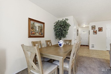 Quaint, adorable, furnished townhouse with attached garage. This - photo 8